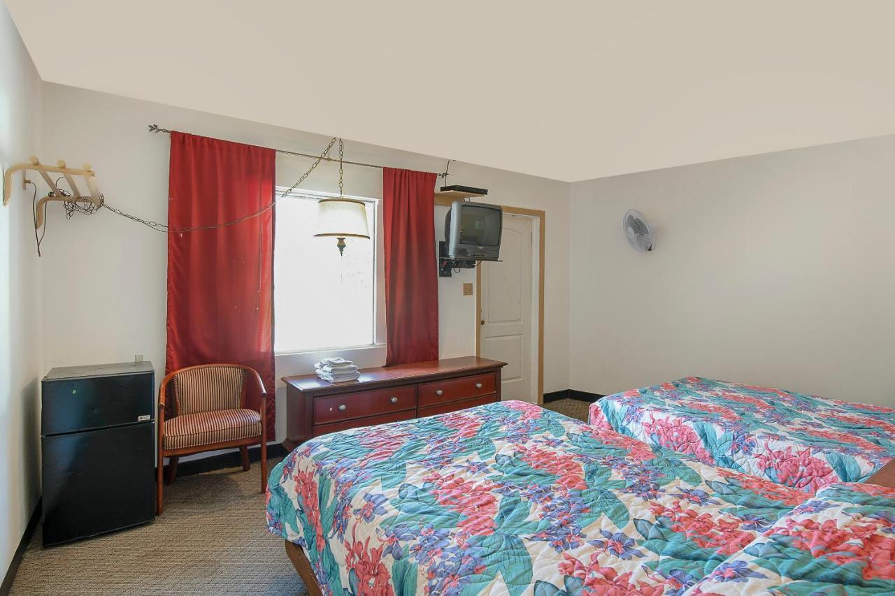 Hotel O Near Fanning Springs State Park Us Hwy 98 Old Town Dış mekan fotoğraf