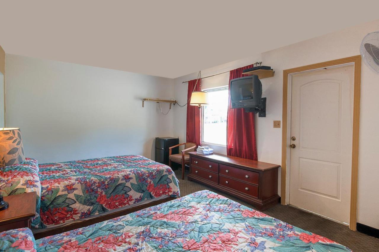 Hotel O Near Fanning Springs State Park Us Hwy 98 Old Town Dış mekan fotoğraf